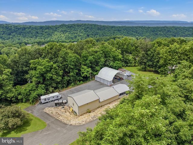 208 BARBEQUE DR, Berkeley Springs, WV 25411