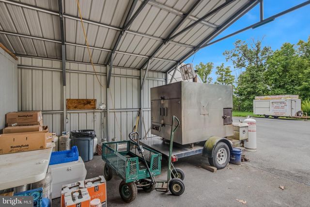 208 BARBEQUE DR, Berkeley Springs, WV 25411