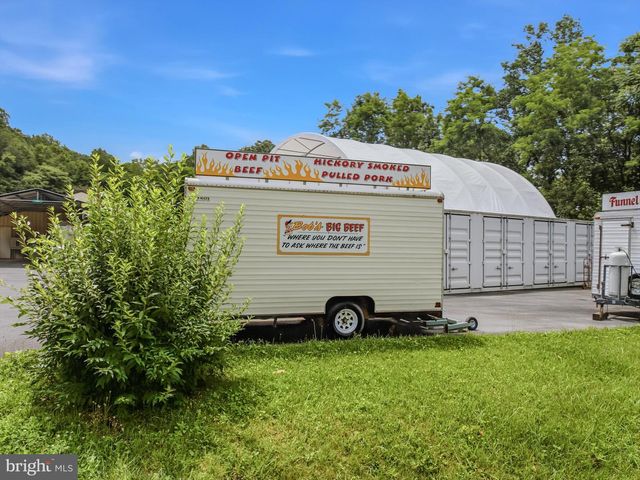 208 BARBEQUE DR, Berkeley Springs, WV 25411