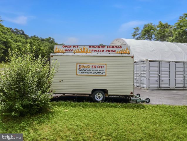 208 BARBEQUE DR, Berkeley Springs, WV 25411