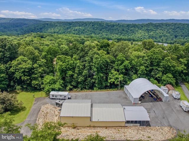 208 BARBEQUE DR, Berkeley Springs, WV 25411