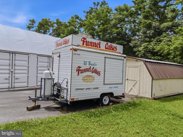 208 BARBEQUE DR, Berkeley Springs, WV 25411