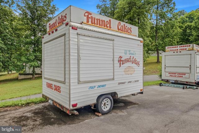 208 BARBEQUE DR, Berkeley Springs, WV 25411