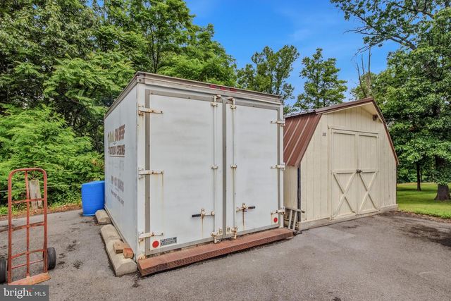 208 BARBEQUE DR, Berkeley Springs, WV 25411