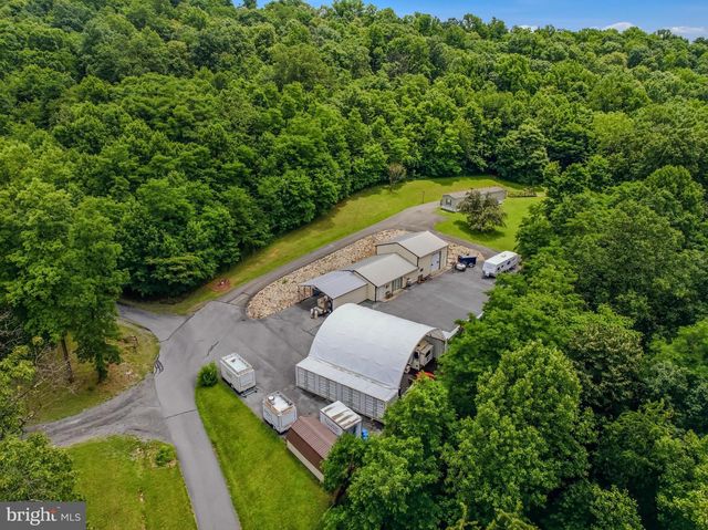 208 BARBEQUE DR, Berkeley Springs, WV 25411