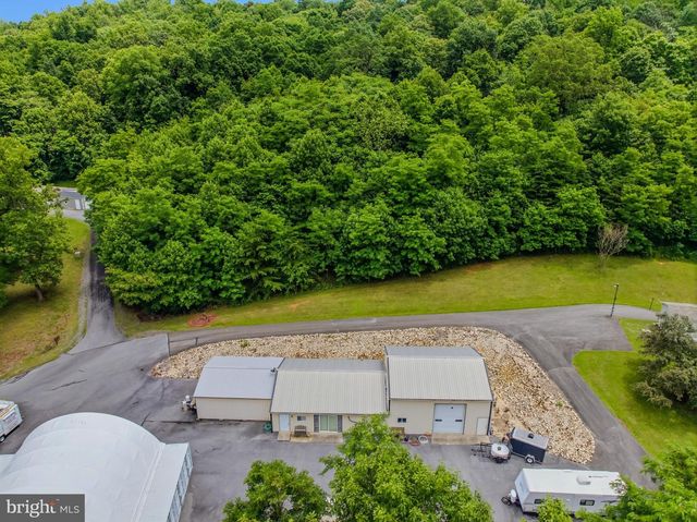 208 BARBEQUE DR, Berkeley Springs, WV 25411