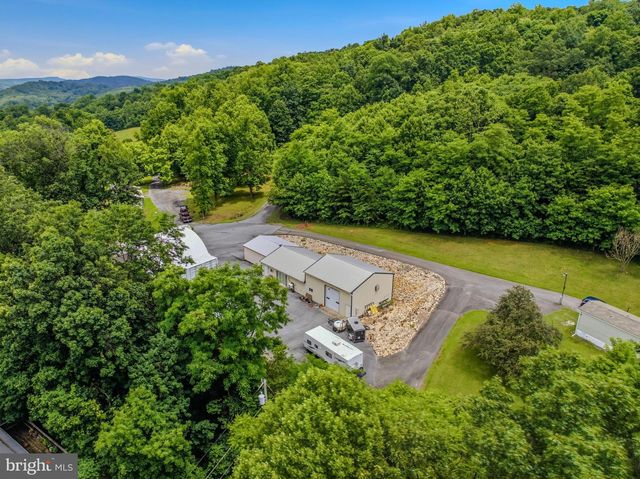 208 BARBEQUE DR, Berkeley Springs, WV 25411