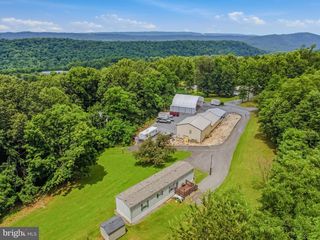 208 BARBEQUE DR, Berkeley Springs, WV 25411