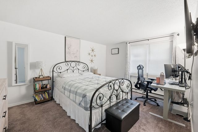 269 Chicopee St 17, Chicopee, MA 01013