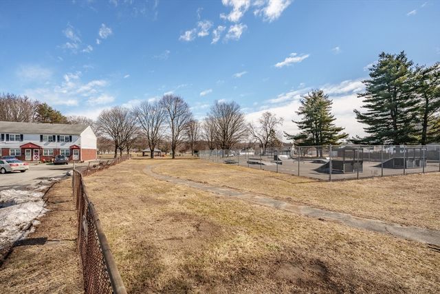 269 Chicopee St 17, Chicopee, MA 01013