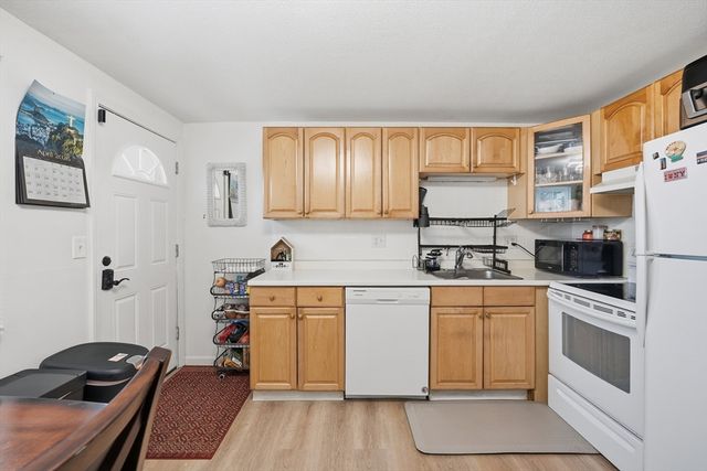 269 Chicopee St 17, Chicopee, MA 01013