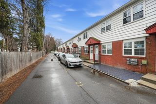269 Chicopee St 17, Chicopee, MA 01013