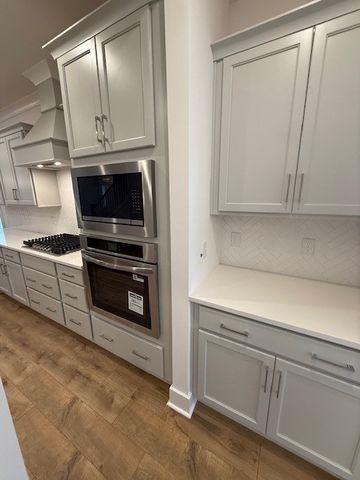 666 Conifer Drive, Spring Hill, TN 37174