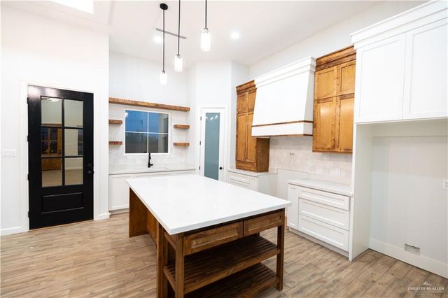 1816 Diplomat Drive, Edinburg, TX 78542