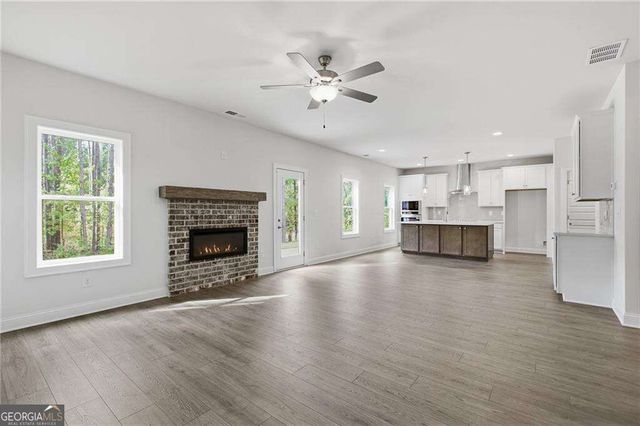 105 Southview Drive, Ellenwood, GA 30294