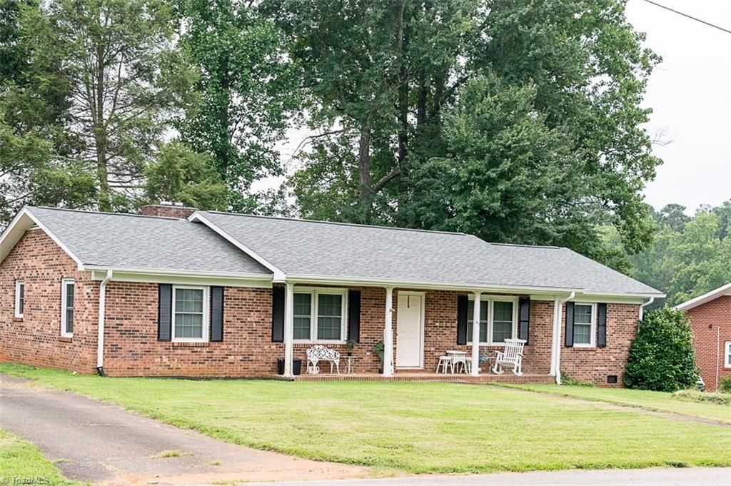 415 Blessing Drive, Dobson, NC 27017