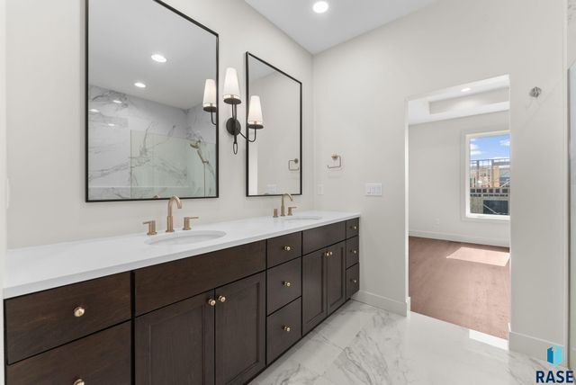 8309 E Sheridan Cir Circle, Sioux Falls, SD 57110