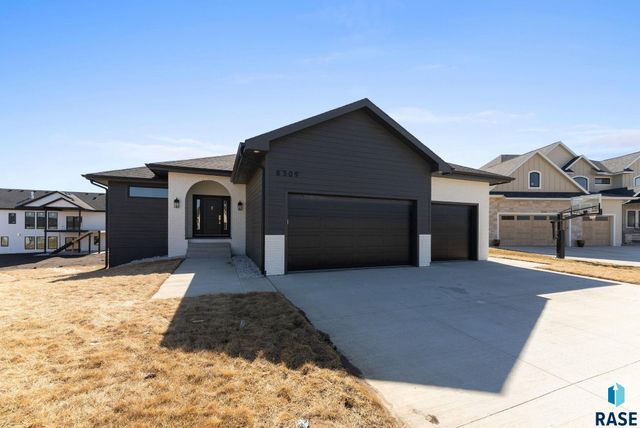 8309 E Sheridan Cir Circle, Sioux Falls, SD 57110