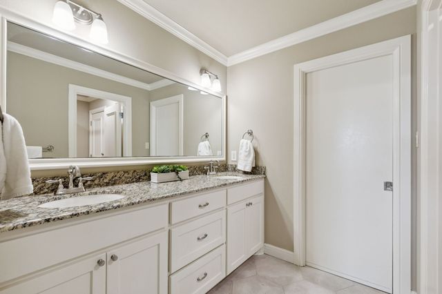 2624 Sir Gawain Lane, Lewisville, TX 75056