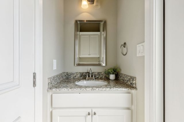 2624 Sir Gawain Lane, Lewisville, TX 75056