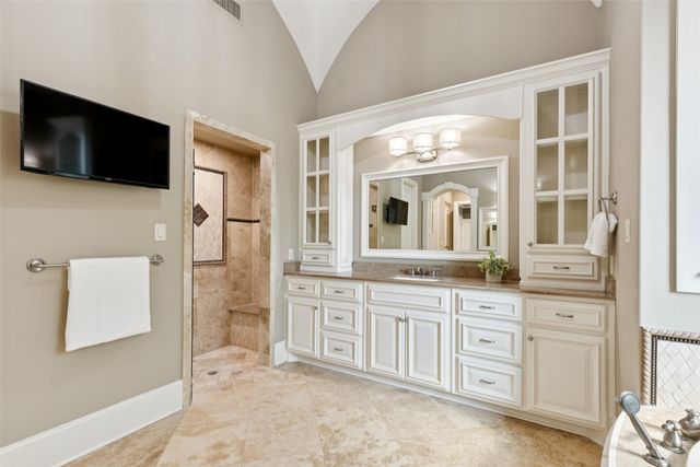 2624 Sir Gawain Lane, Lewisville, TX 75056