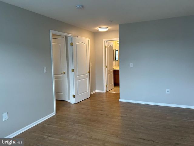 136 LIONHEART LN, West Deptford, NJ 08086