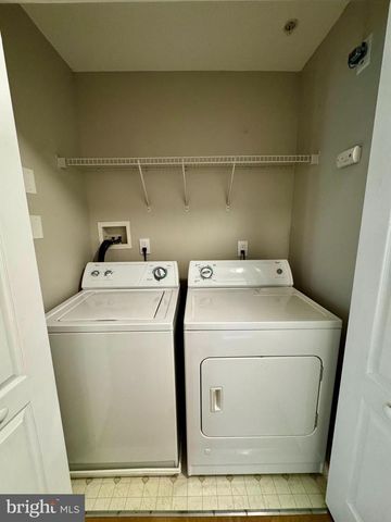 136 LIONHEART LN, West Deptford, NJ 08086