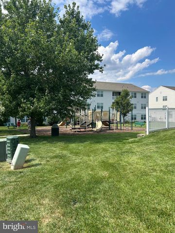 136 LIONHEART LN, West Deptford, NJ 08086