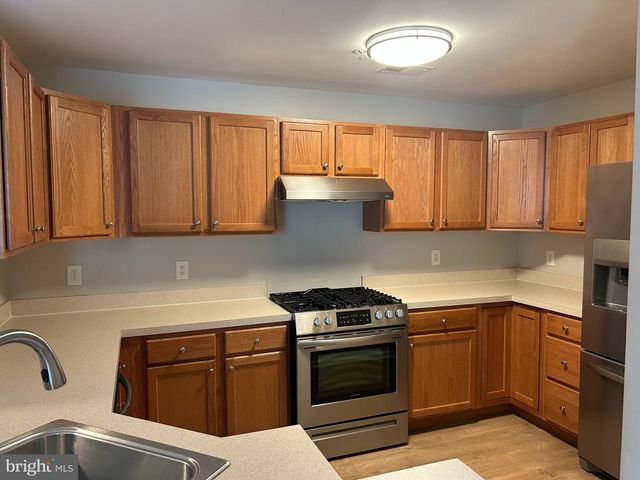 136 LIONHEART LN, West Deptford, NJ 08086
