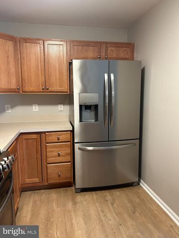 136 LIONHEART LN, West Deptford, NJ 08086