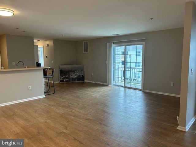 136 LIONHEART LN, West Deptford, NJ 08086