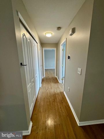 136 LIONHEART LN, West Deptford, NJ 08086
