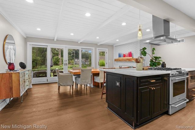 34281 W Thornbrook Drive, Farmington Hills, MI 48335