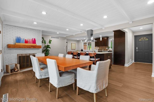 34281 W Thornbrook Drive, Farmington Hills, MI 48335