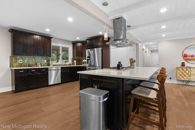 34281 W Thornbrook Drive, Farmington Hills, MI 48335