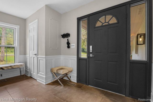 34281 W Thornbrook Drive, Farmington Hills, MI 48335