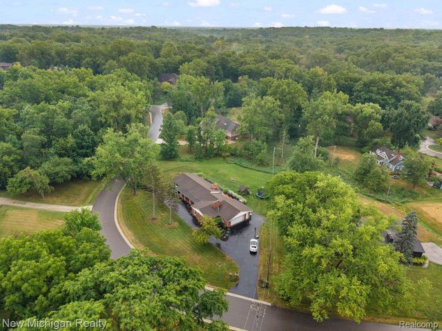 34281 W Thornbrook Drive, Farmington Hills, MI 48335