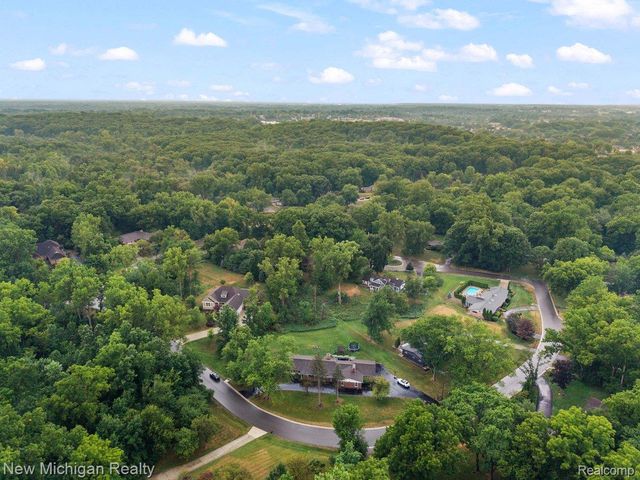 34281 W Thornbrook Drive, Farmington Hills, MI 48335