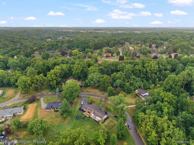 34281 W Thornbrook Drive, Farmington Hills, MI 48335