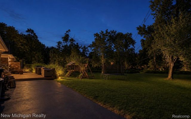 34281 W Thornbrook Drive, Farmington Hills, MI 48335
