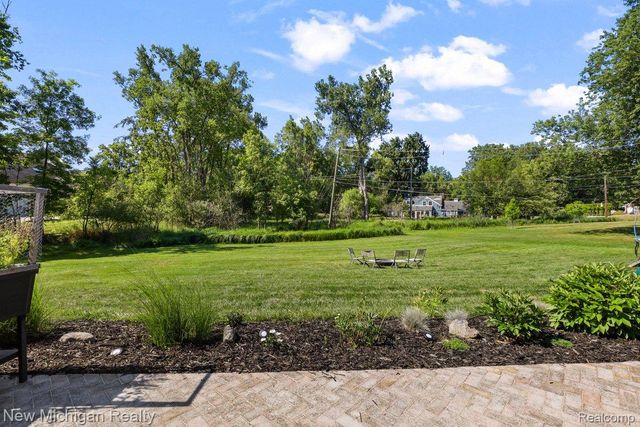 34281 W Thornbrook Drive, Farmington Hills, MI 48335