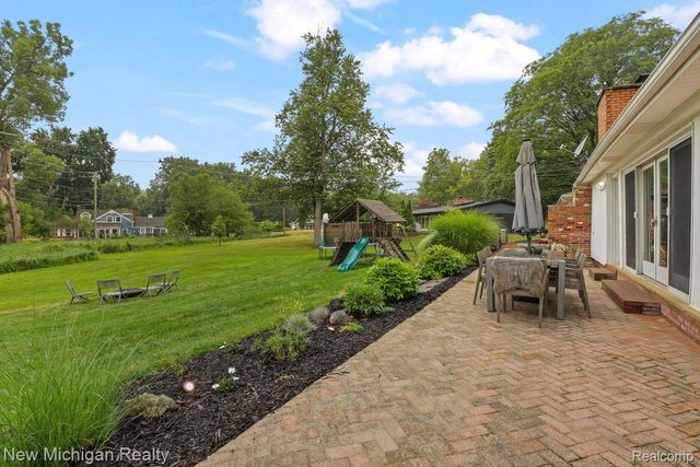 34281 W Thornbrook Drive, Farmington Hills, MI 48335