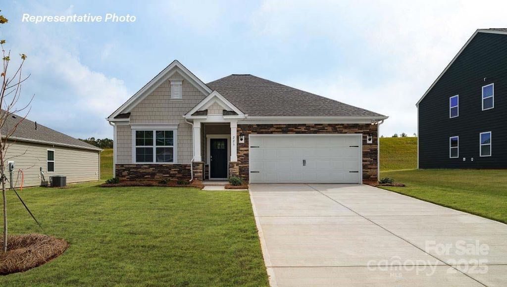 152 Meadow View Drive, Statesville, NC 28677