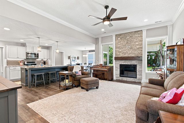 1608 SPRING MOUNTAIN DR, Columbia, MO 65201