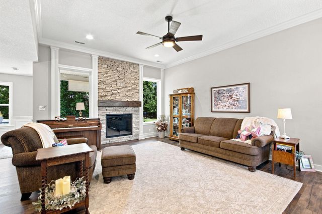 1608 SPRING MOUNTAIN DR, Columbia, MO 65201