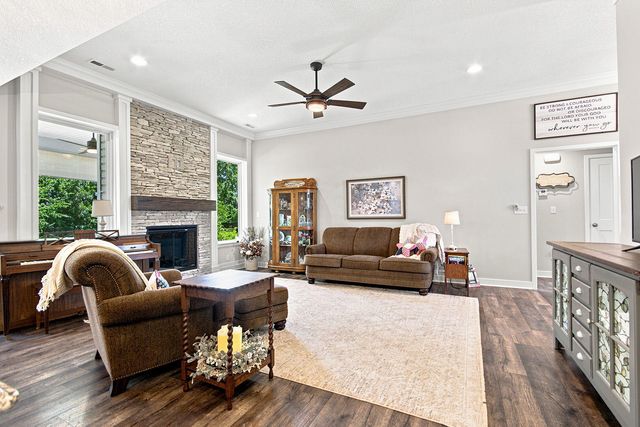 1608 SPRING MOUNTAIN DR, Columbia, MO 65201