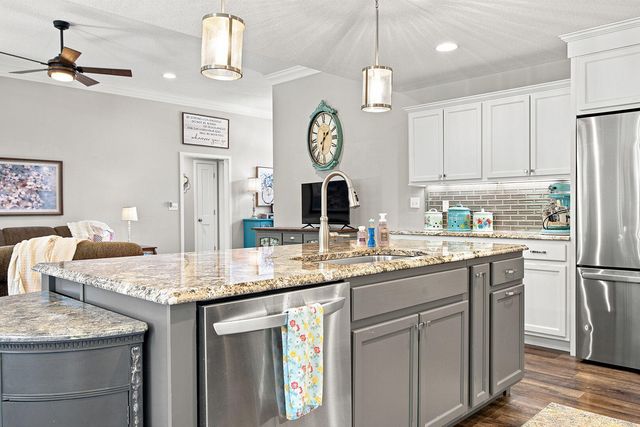 1608 SPRING MOUNTAIN DR, Columbia, MO 65201