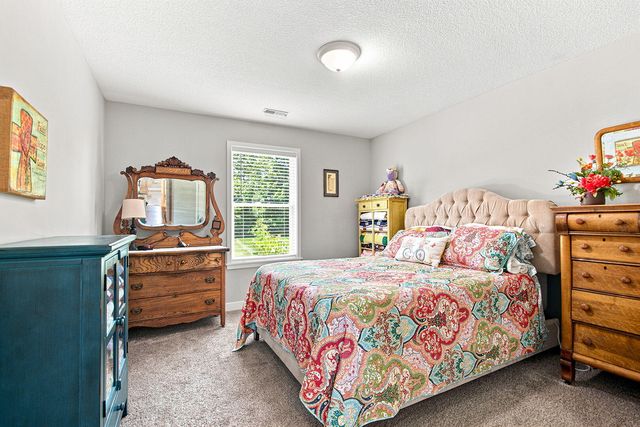 1608 SPRING MOUNTAIN DR, Columbia, MO 65201
