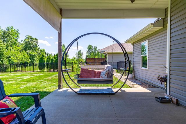 1608 SPRING MOUNTAIN DR, Columbia, MO 65201