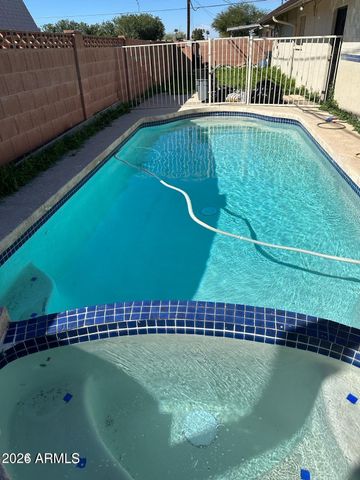 3437 W BELMONT Avenue, Phoenix, AZ 85051